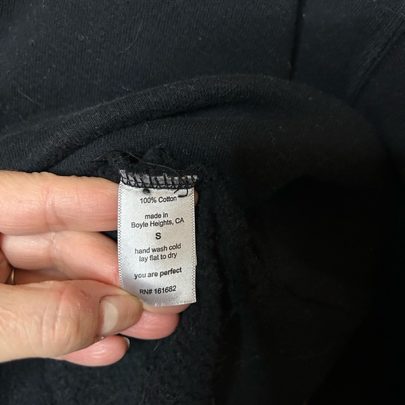 PERFECTWHITETEE JANIE FLEECE U NECK SWEATSHIRT IN BLACK SIZE SMALL - Picture 6 of 10